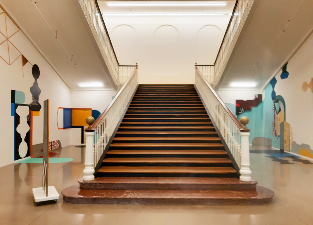 las escaleras de tabakalera el centro de cultura contemporanea de san sebastian