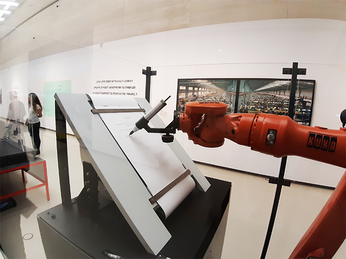 La exposicion Hello Robot del Museo de San Telmo reflexiona sobre el boom actual de la robotica